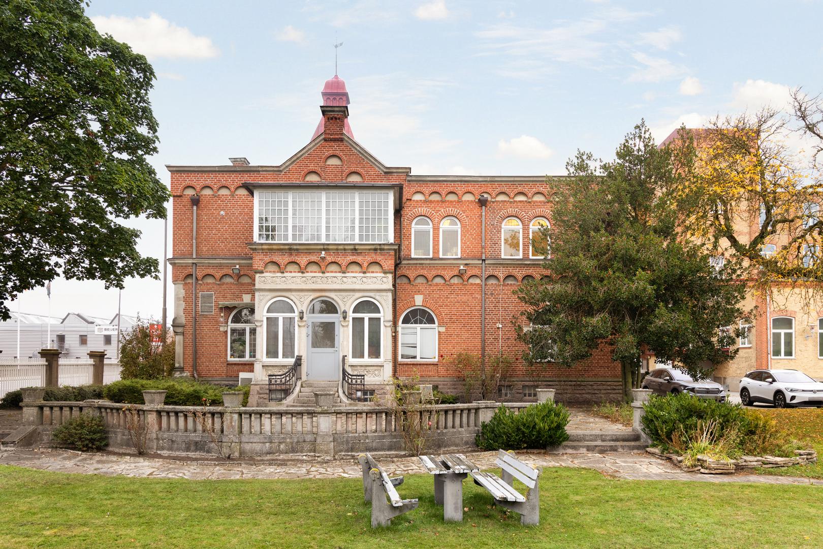 Kontorsrum i historisk byggnad